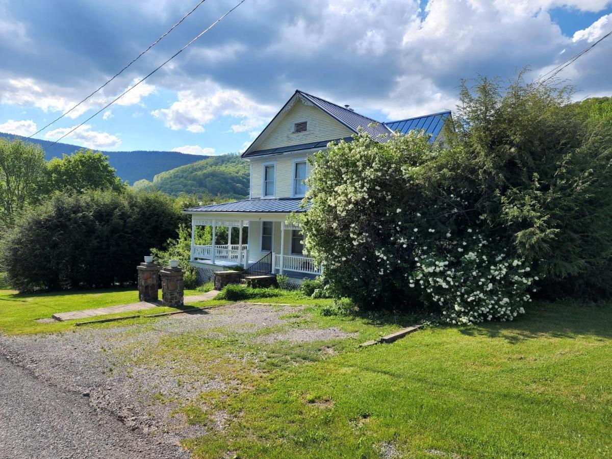 Basecampwv-Durbin. Spacious 4 Bedroom House W/Yard ภายนอก รูปภาพ