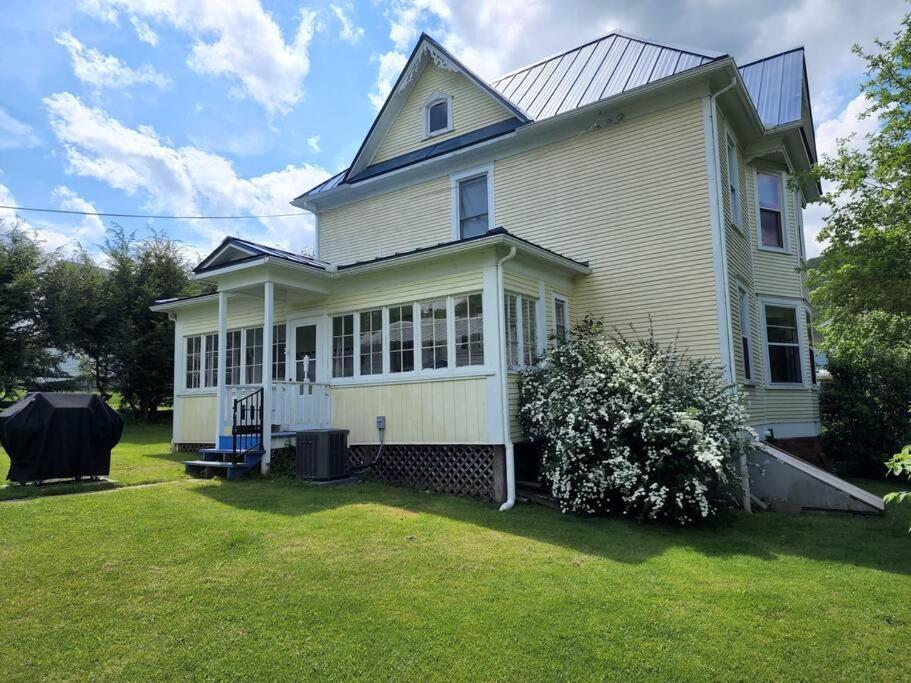 Basecampwv-Durbin. Spacious 4 Bedroom House W/Yard ภายนอก รูปภาพ